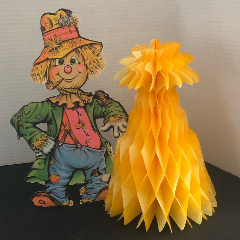 Vintage Beistle Honeycomb Diecut Halloween Scarecrow (Pink Shade)